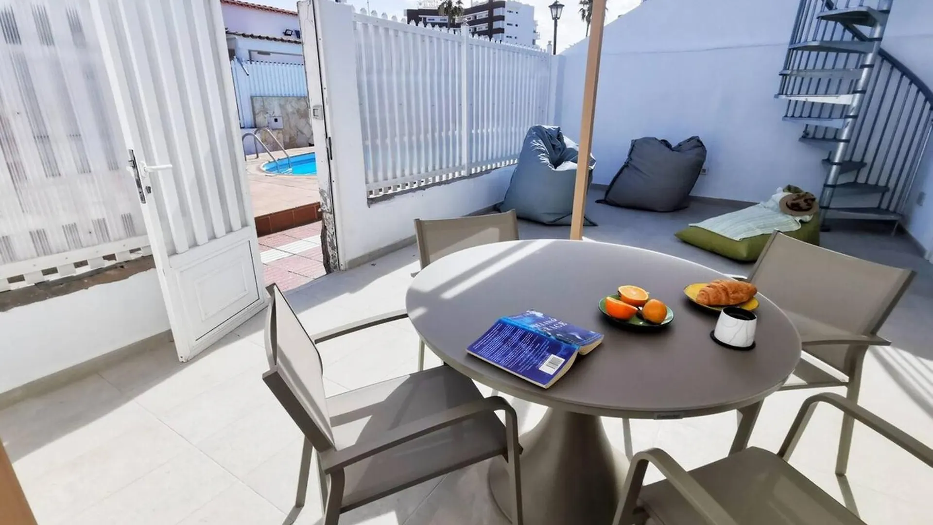 Stylish 2 Bedroom Bungalow By Pride Holiday Rentals 马斯帕洛马斯 度假居